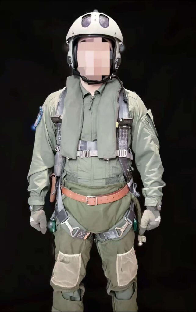 PLA 21分体飞行服 21 split flight suit
